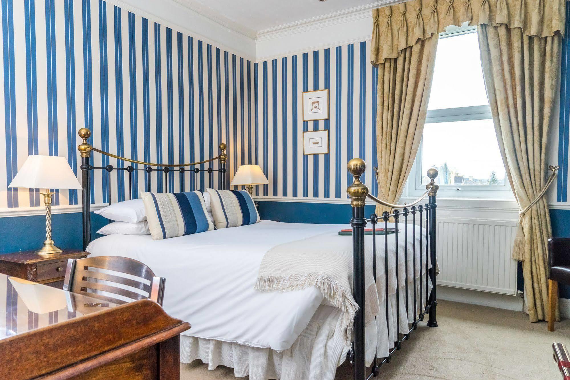 Oldfields House Bed & Breakfast Бат Екстериор снимка